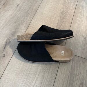 Eileen Fisher Bios Tumbled Nubuck Mules Quiet Luxury Capsule Minimalist Neutral